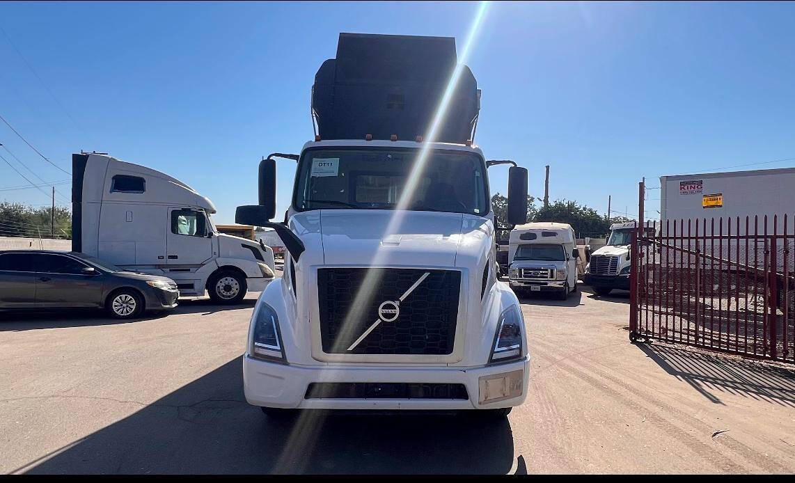 2022 VOLVO SUPER 10 DUMP TRUCK for sale at KING TRUCK TRAILER SALES in Bakersfield, CA