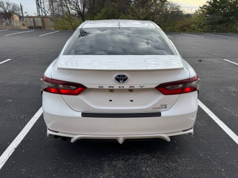 2021 Toyota Camry Hybrid SE