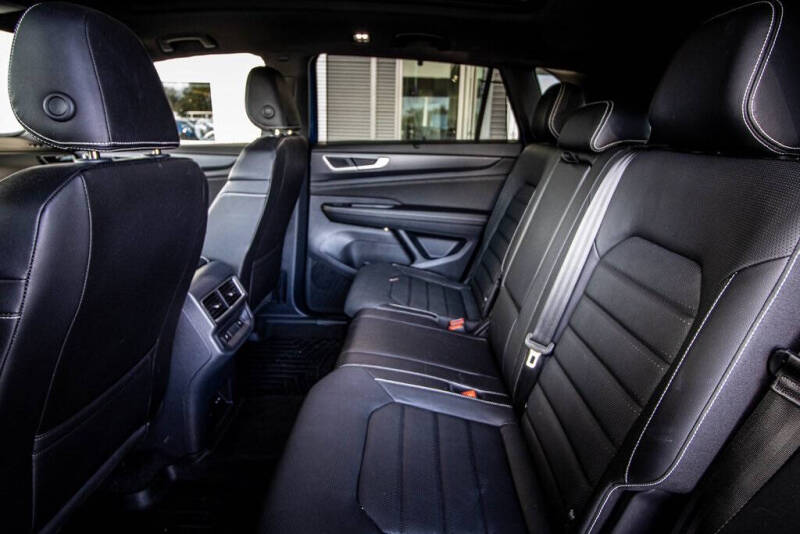 2024 Volkswagen Atlas Cross Sport SEL R-Line 4Motion