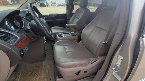 2013 Chrysler Town and Country Touring-L