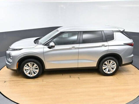 2025 Mitsubishi Outlander ES