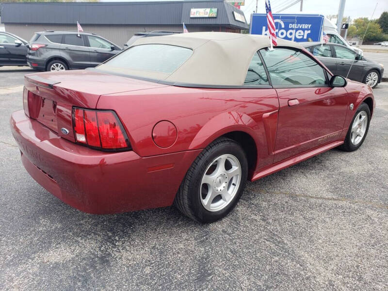 2004 Ford Mustang Deluxe