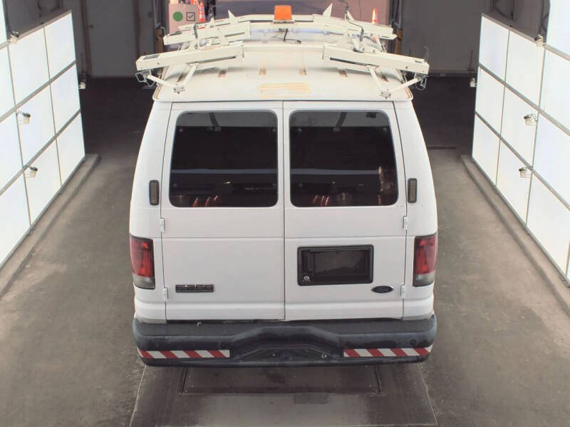 2011 Ford E-Series E-250