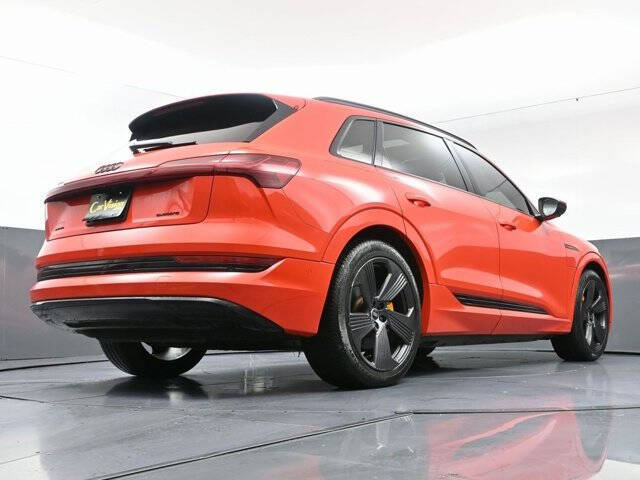 2022 Audi e-tron quattro Premium Plus