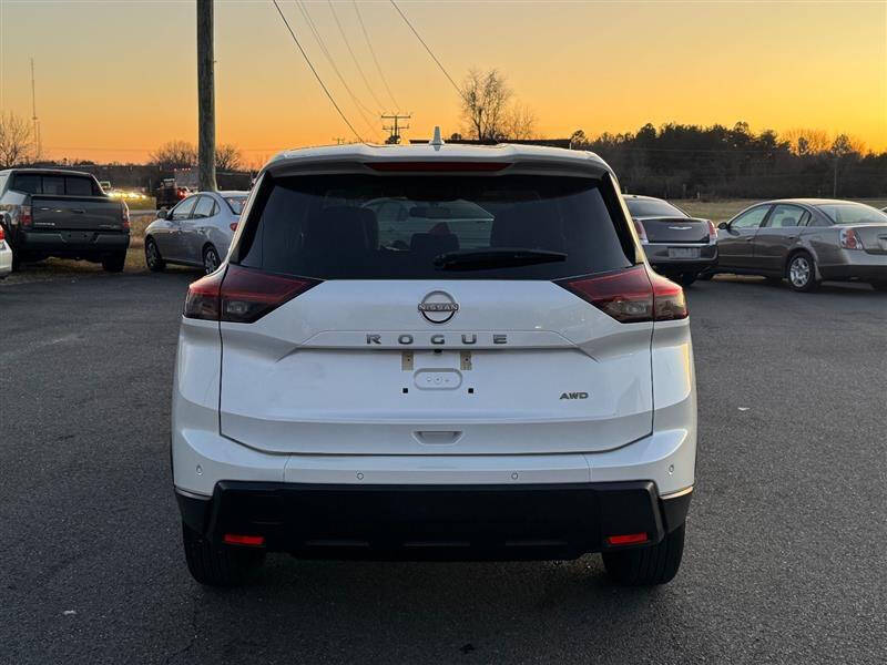 2025 Nissan Rogue SV