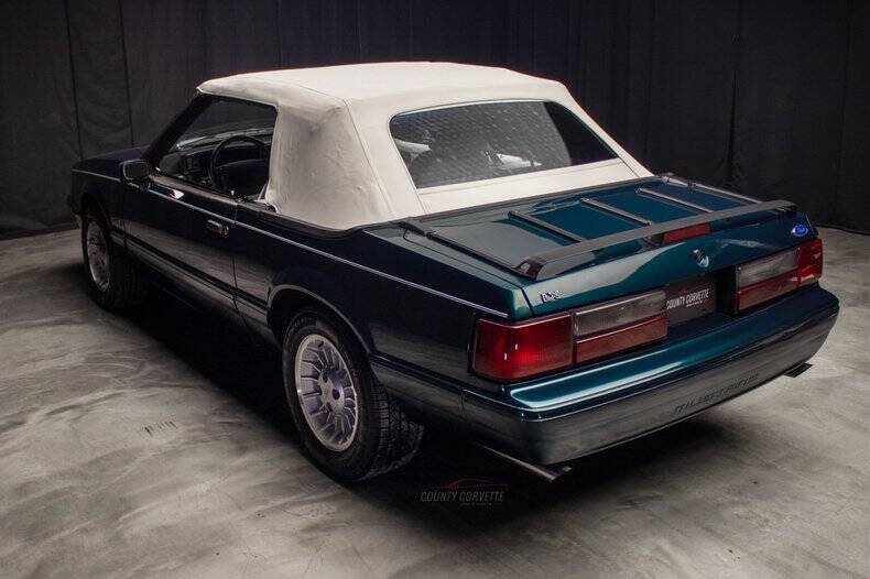 1990 Ford Mustang