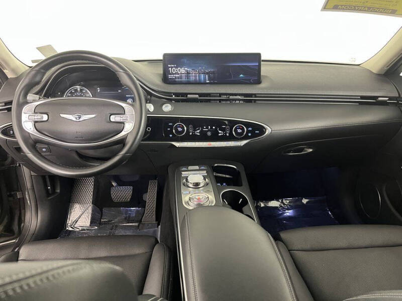2025 Genesis GV70 2.5T Standard