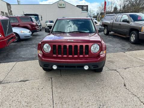2016 Jeep Patriot for sale at BADGER LEASE & AUTO SALES INC in West Allis WI
