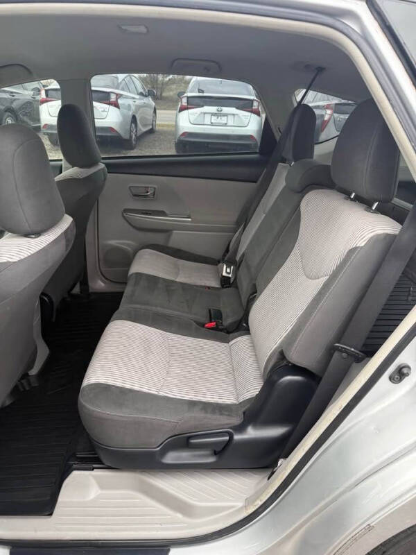 2017 Toyota Prius v Three