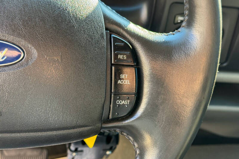 2005 Ford Excursion XLT