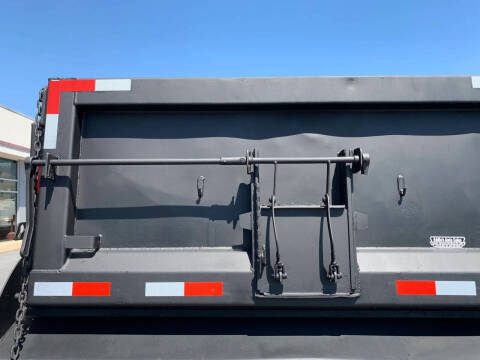 2015 Freightliner M2 106