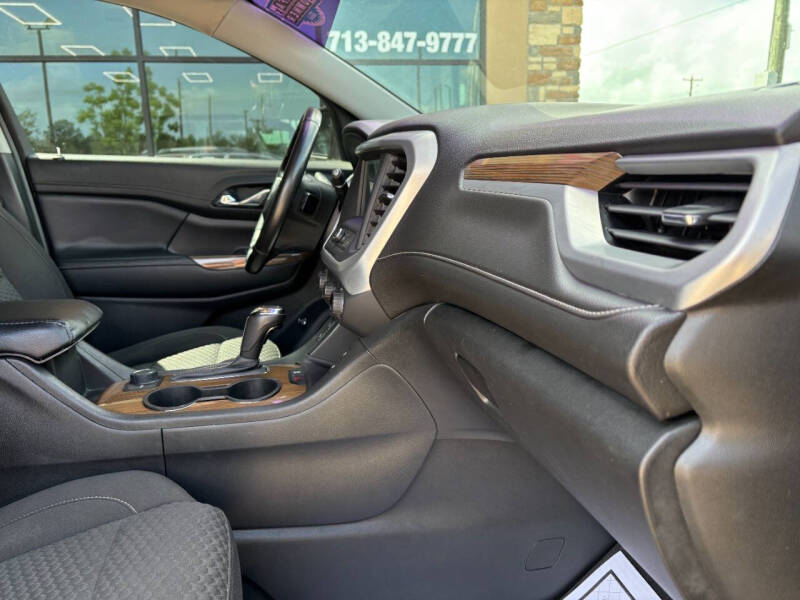 2019 GMC Acadia SLE-2