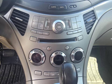 2008 Subaru Tribeca 5-Pass.