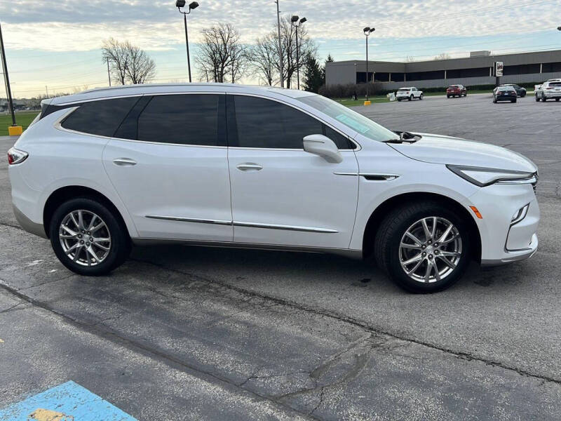 2022 Buick Enclave Essence