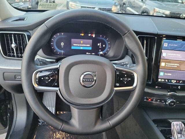 2025 Volvo XC60 B5 Ultra Dark Theme