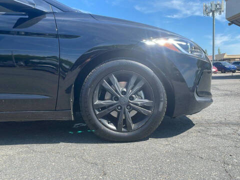 2017 Hyundai Elantra