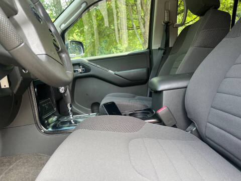 2011 Nissan Pathfinder LE