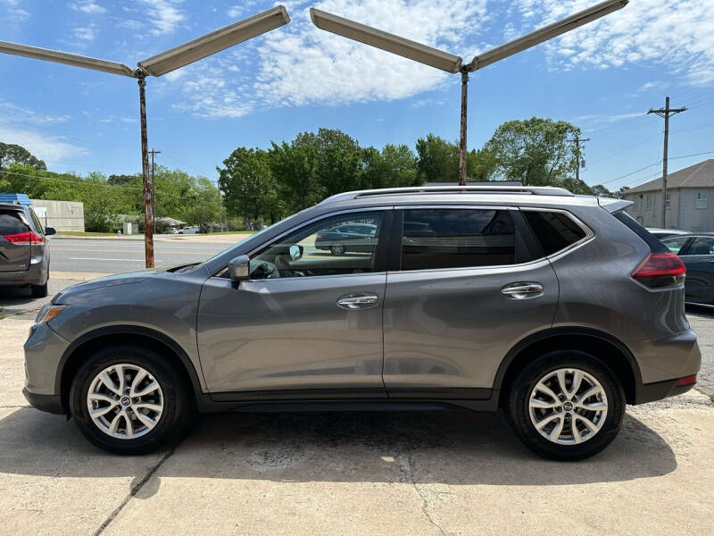 2019 Nissan Rogue SV photo 6