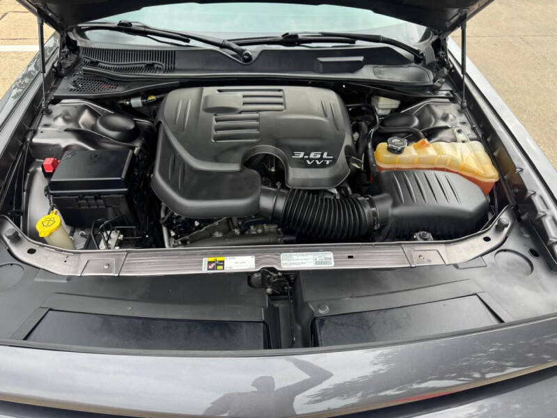 2014 Dodge Challenger SXT Plus