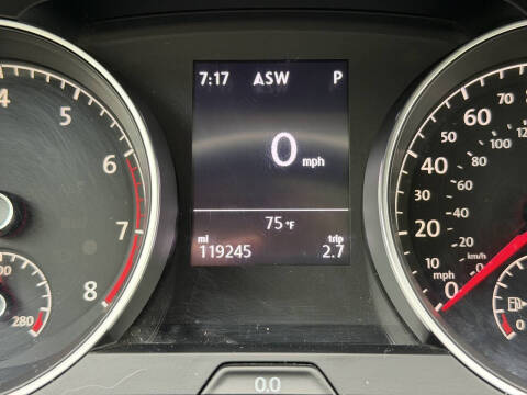 2017 Volkswagen Golf TSI Wolfsburg Edition