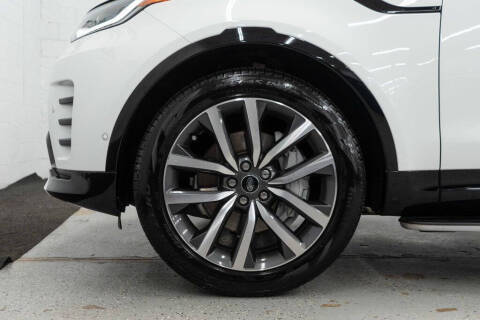 2024 Land Rover Discovery P300 Dynamic SE