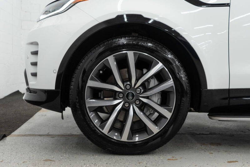 2024 Land Rover Discovery P300 Dynamic SE