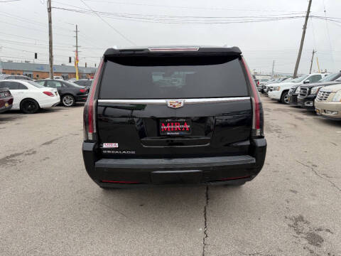 2019 Cadillac Escalade Luxury