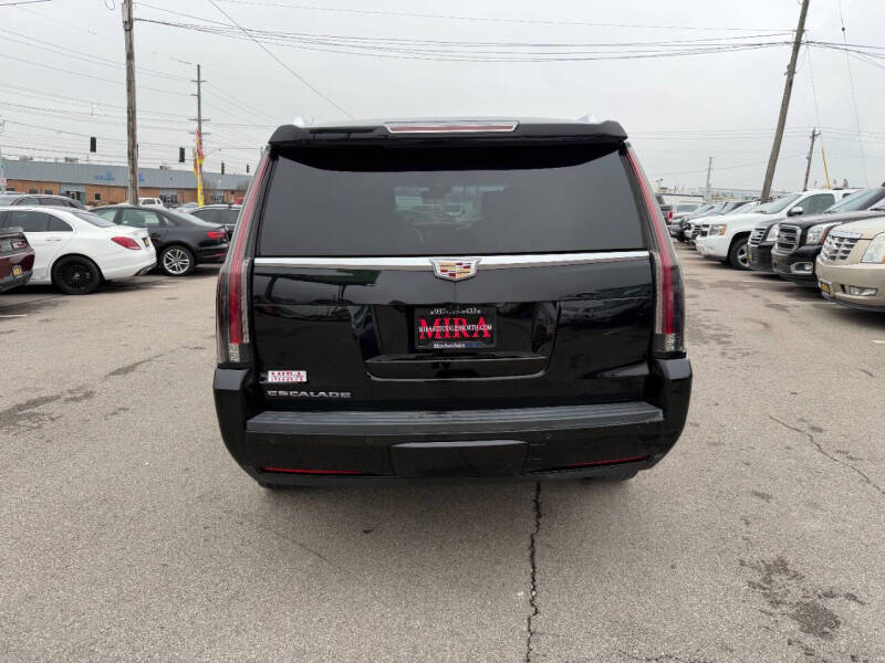 2019 Cadillac Escalade Luxury