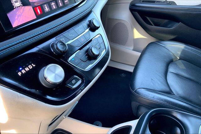 2021 Chrysler Pacifica Hybrid Touring L