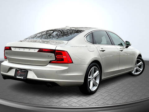 2018 Volvo S90 T5 Momentum