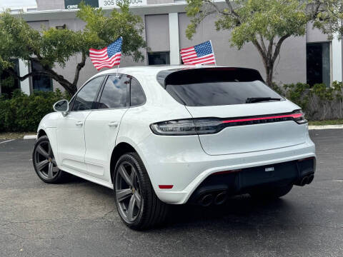 2023 Porsche Macan T