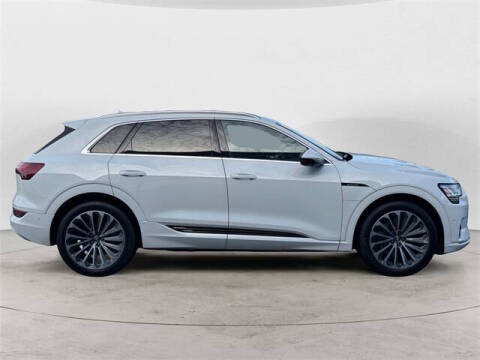 2019 Audi e-tron quattro Prestige