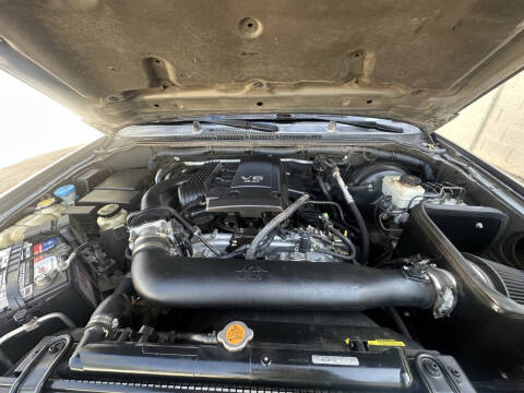 2005 Nissan Pathfinder LE