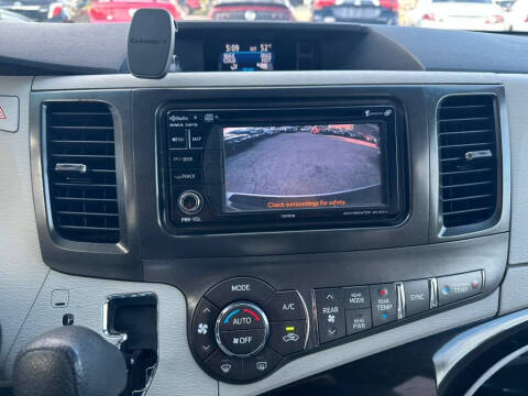 2014 Toyota Sienna
