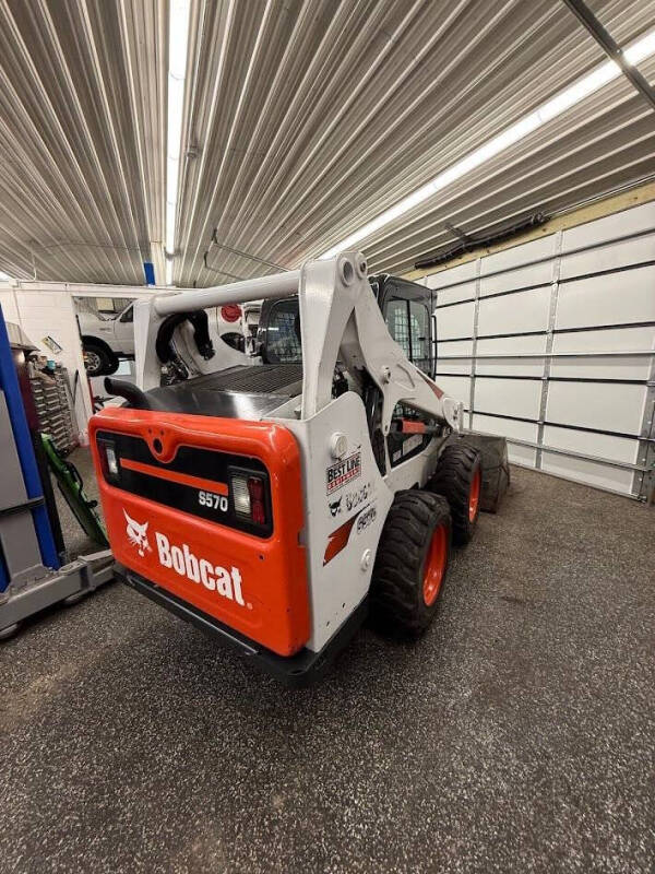2017 Bobcat S570 Skid Loader