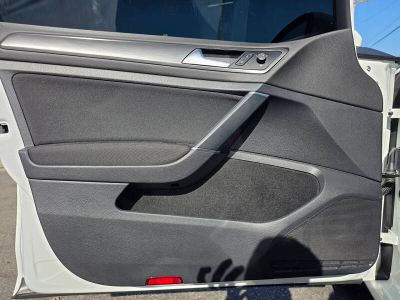 2019 Volkswagen e-Golf SE