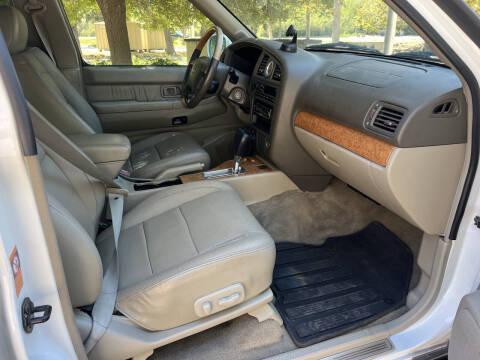 2001 Infiniti QX4