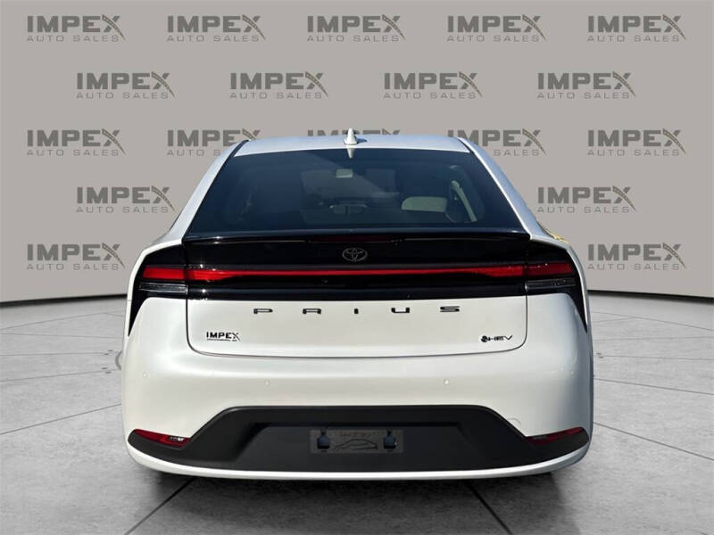 2024 Toyota Prius LE
