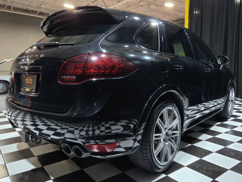 2013 Porsche Cayenne GTS