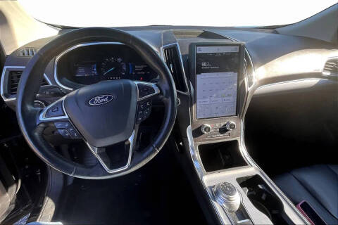 2021 Ford Edge Titanium