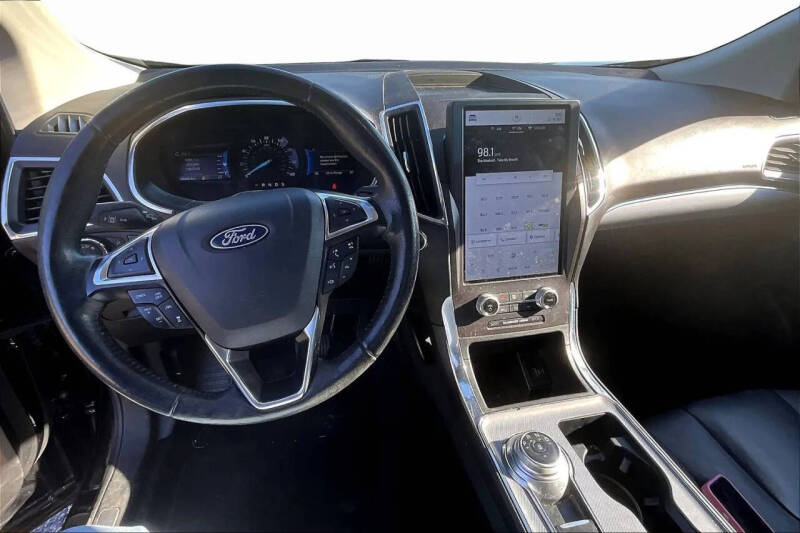 2021 Ford Edge Titanium