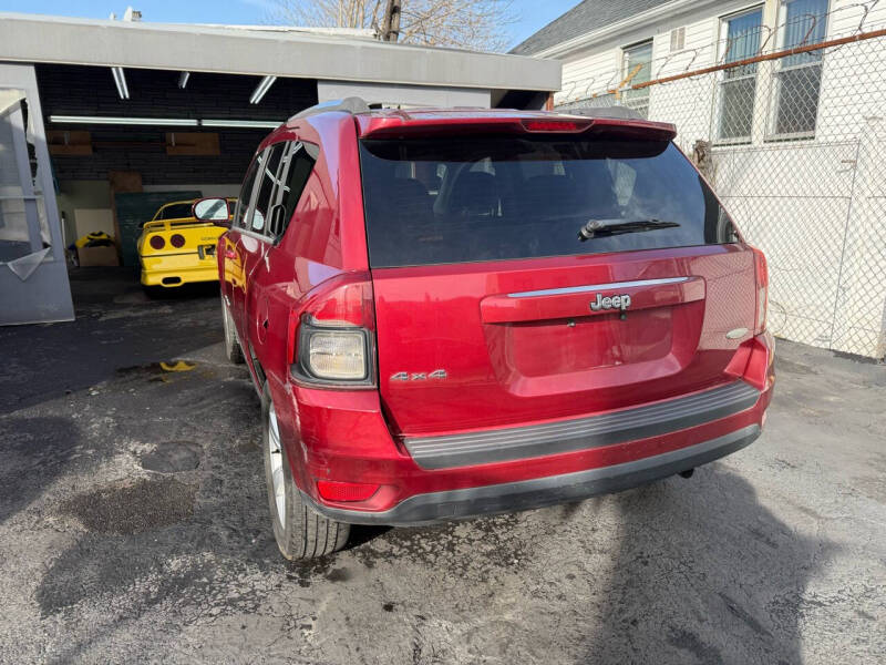 2014 Jeep Compass Latitude photo 5