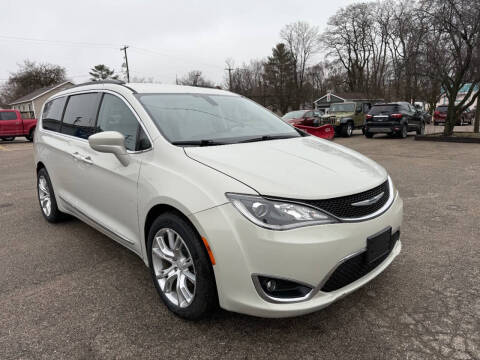 2017 Chrysler Pacifica Touring-L