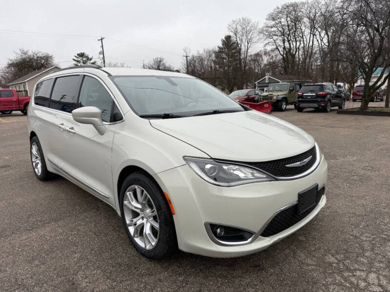 2017 Chrysler Pacifica Touring-L