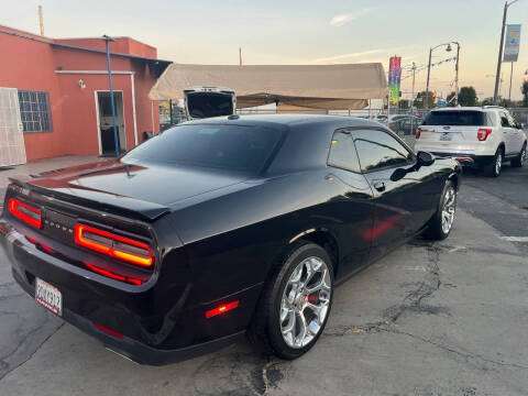 2015 Dodge Challenger SXT