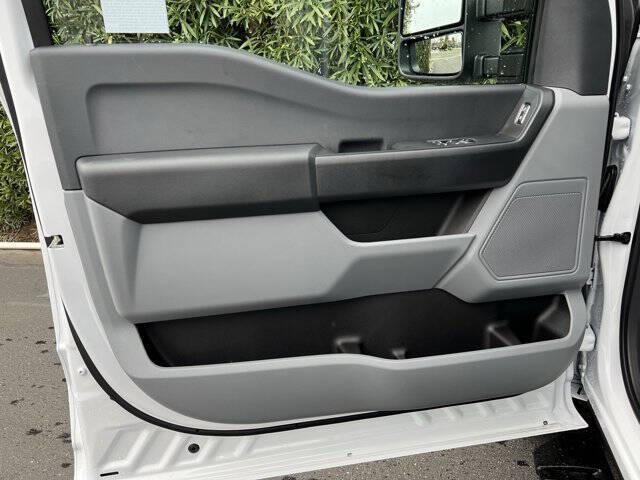 2025 Ford F-350 Super Duty XL