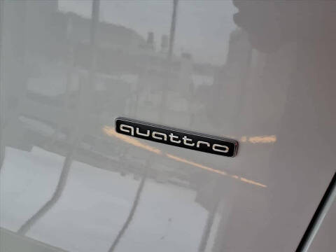 2025 Audi Q5 quattro Premium TFSI