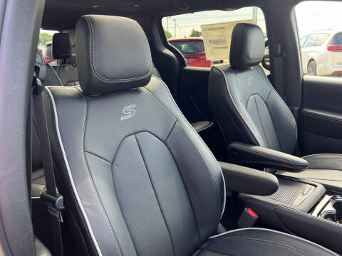 2027 Chrysler Pacifica Limited