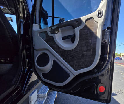 2007 Freightliner M2 106