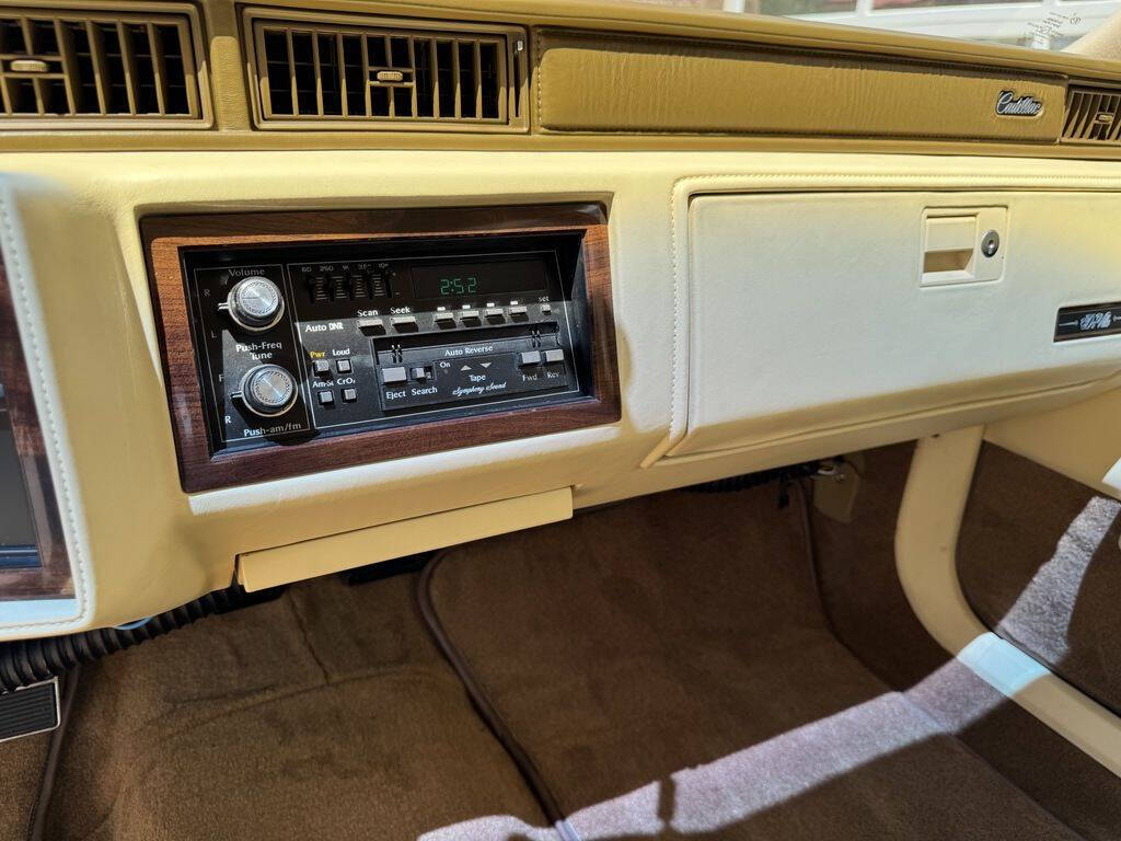 1989 Cadillac DeVille 13